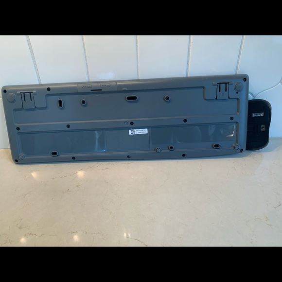 Logitech MK270 Wireless Combo - keyboard and mouse set - English - Picture 2 of 5